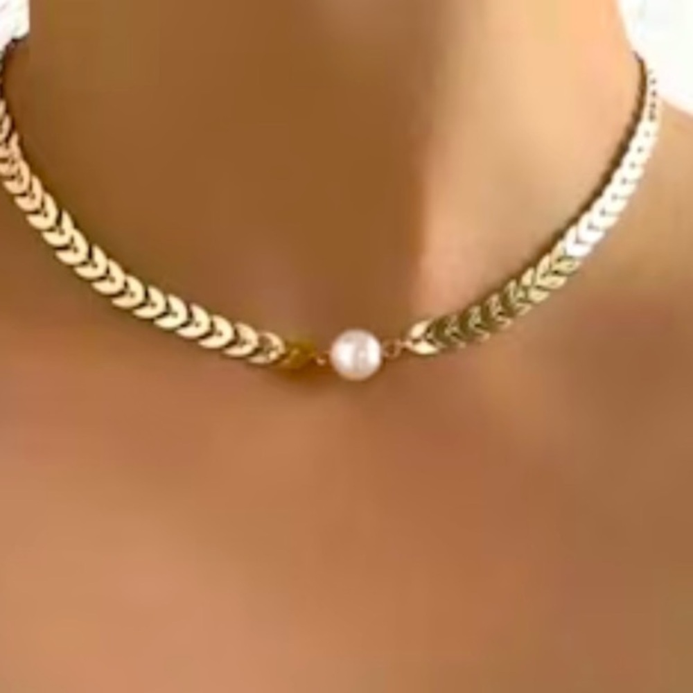 14k Gold triple Plated Necklace Fish bone arrow choker